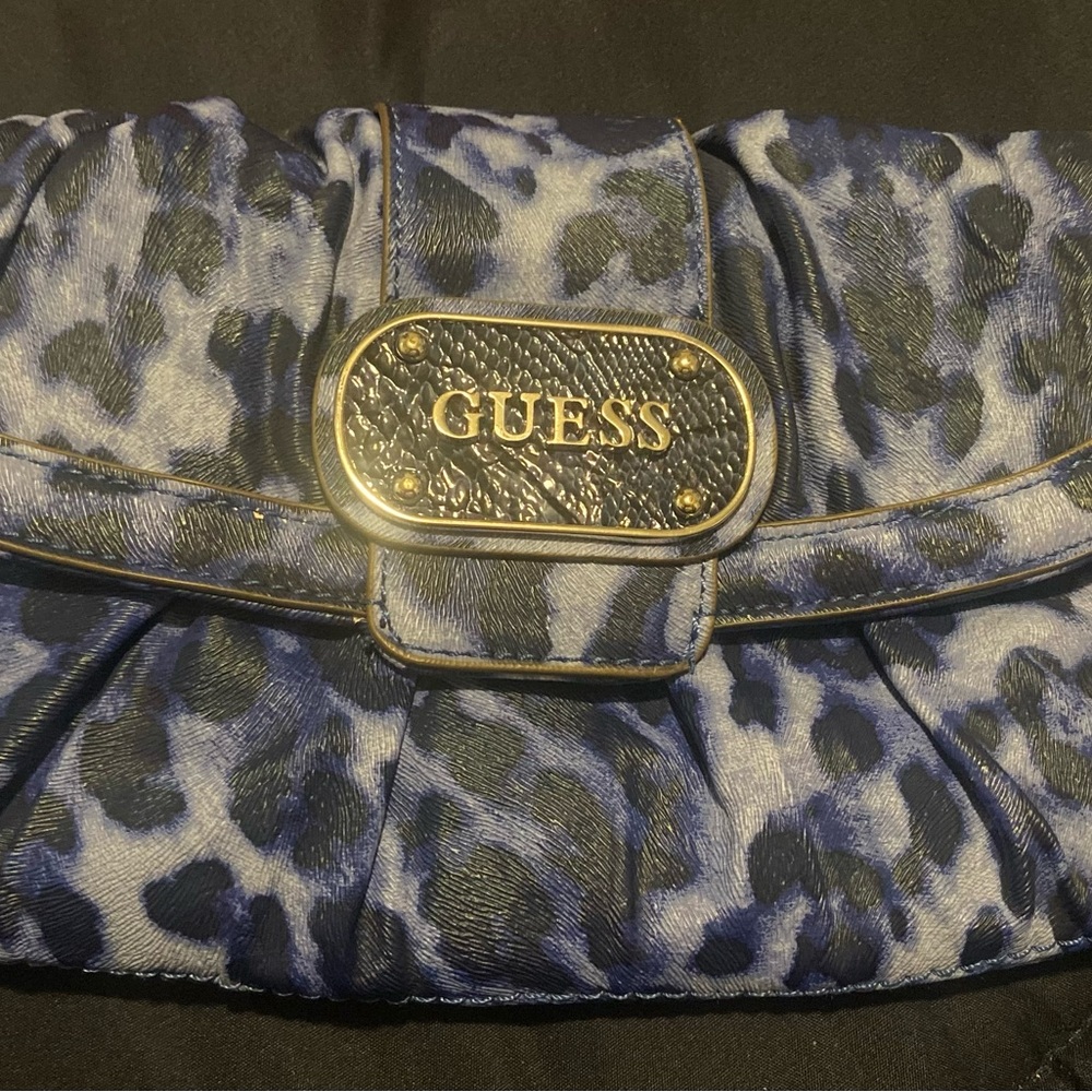 Guess clutch